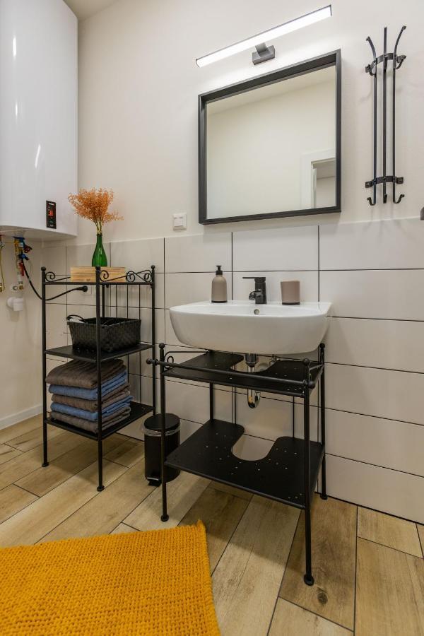 Sunny Apartment With Free Parking Zvolen Exterior foto