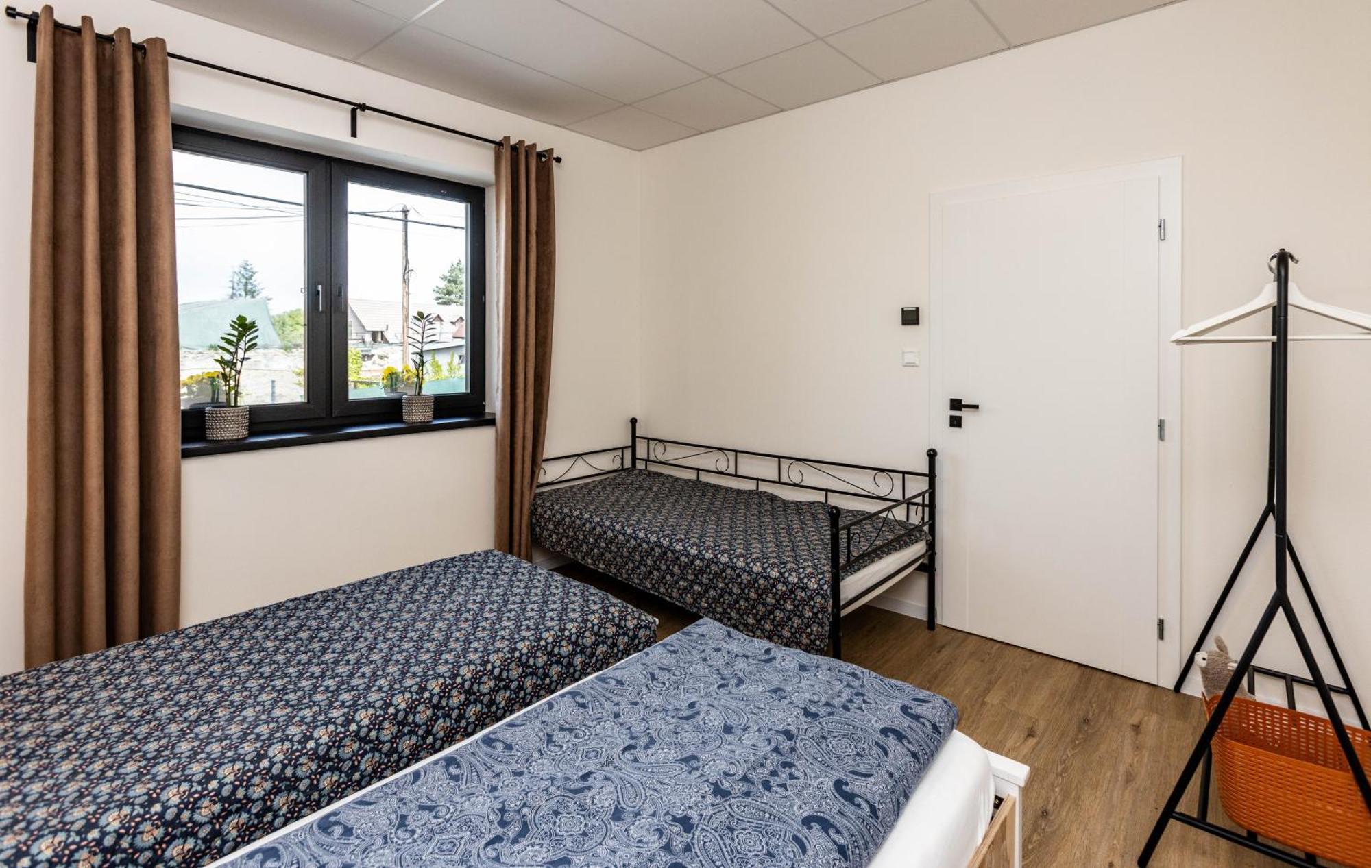 Sunny Apartment With Free Parking Zvolen Exterior foto