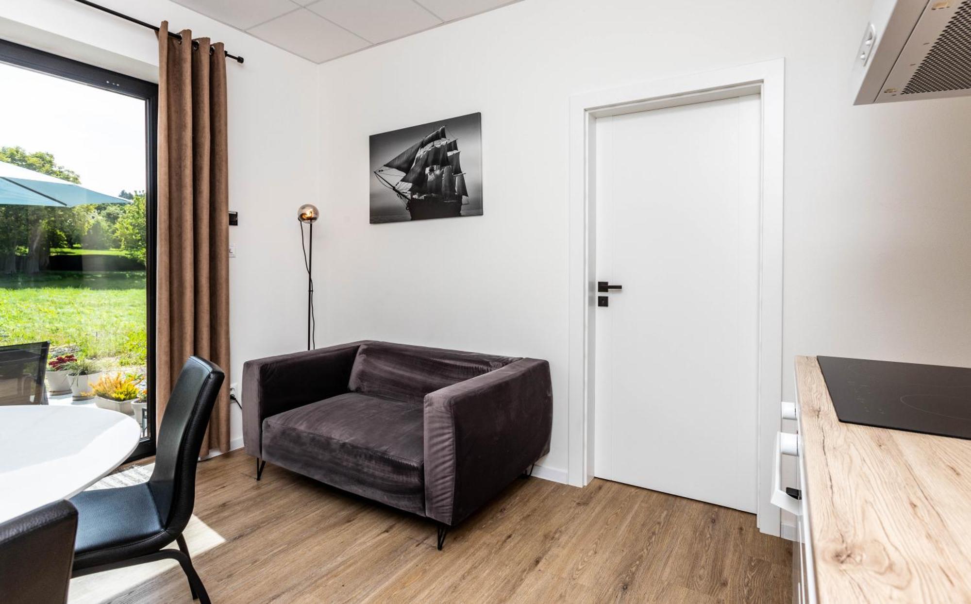 Sunny Apartment With Free Parking Zvolen Exterior foto